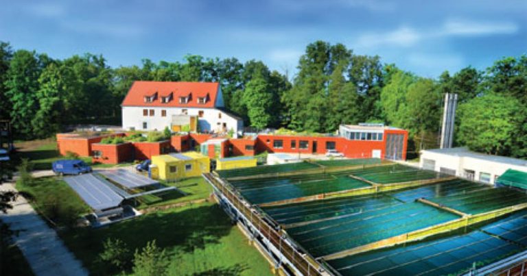 Josef Komenda z Mikrobiologického ústavu v Třeboni získal grant s 2,5 miliony E